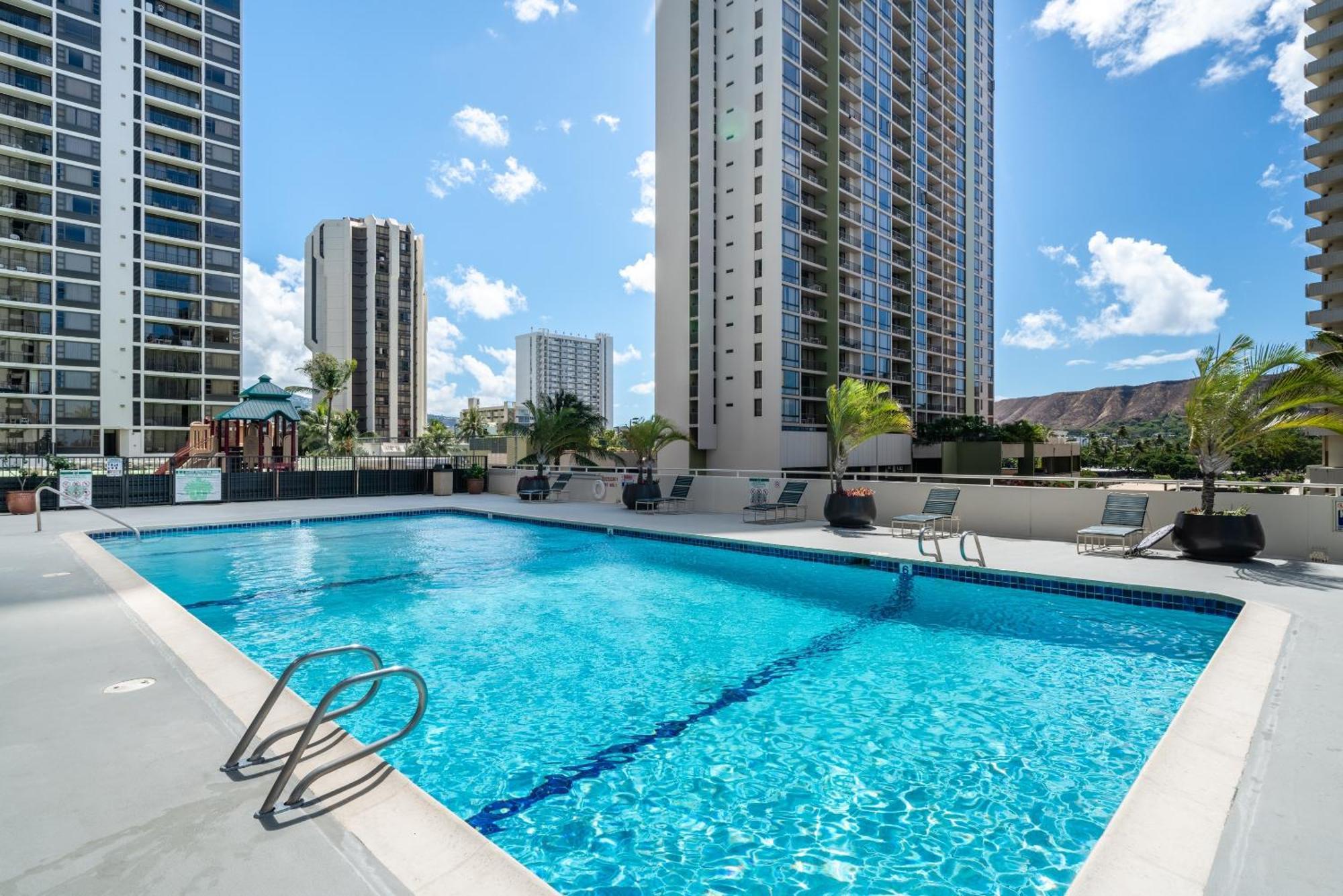 Light & Airy 8Th Floor Ocean View Condo With Lanai Condo Гонолулу Экстерьер фото